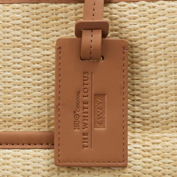 NEW! AWAY x The White Lotus “In Paradise” Limited Edition Carryon Suitcase - Picture 15 of 15